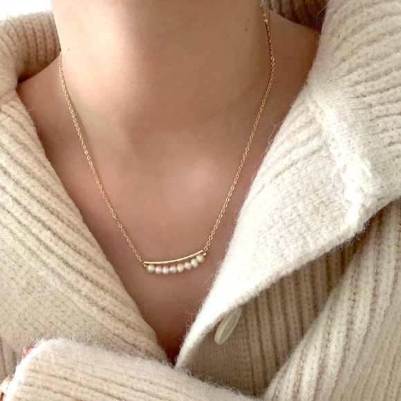 Elegant Pearl Necklace - Picture 1 of 8